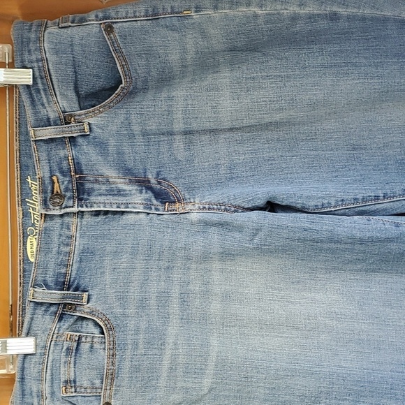 Old Navy Sweetheart woman's jeans. Size 10 regular. Good used condition. - Picture 2 of 7
